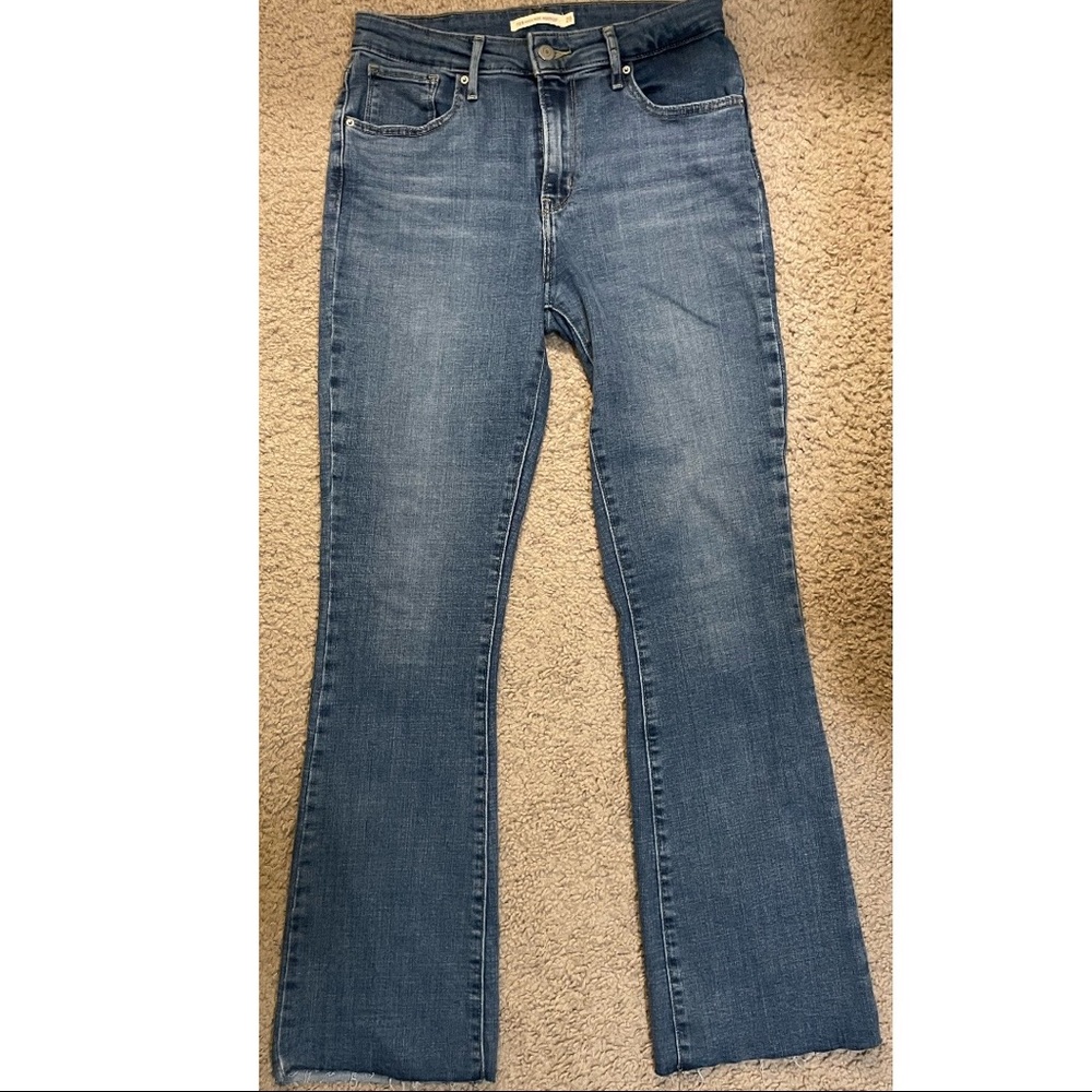 Levies 725 high rise bootcut blue jeans